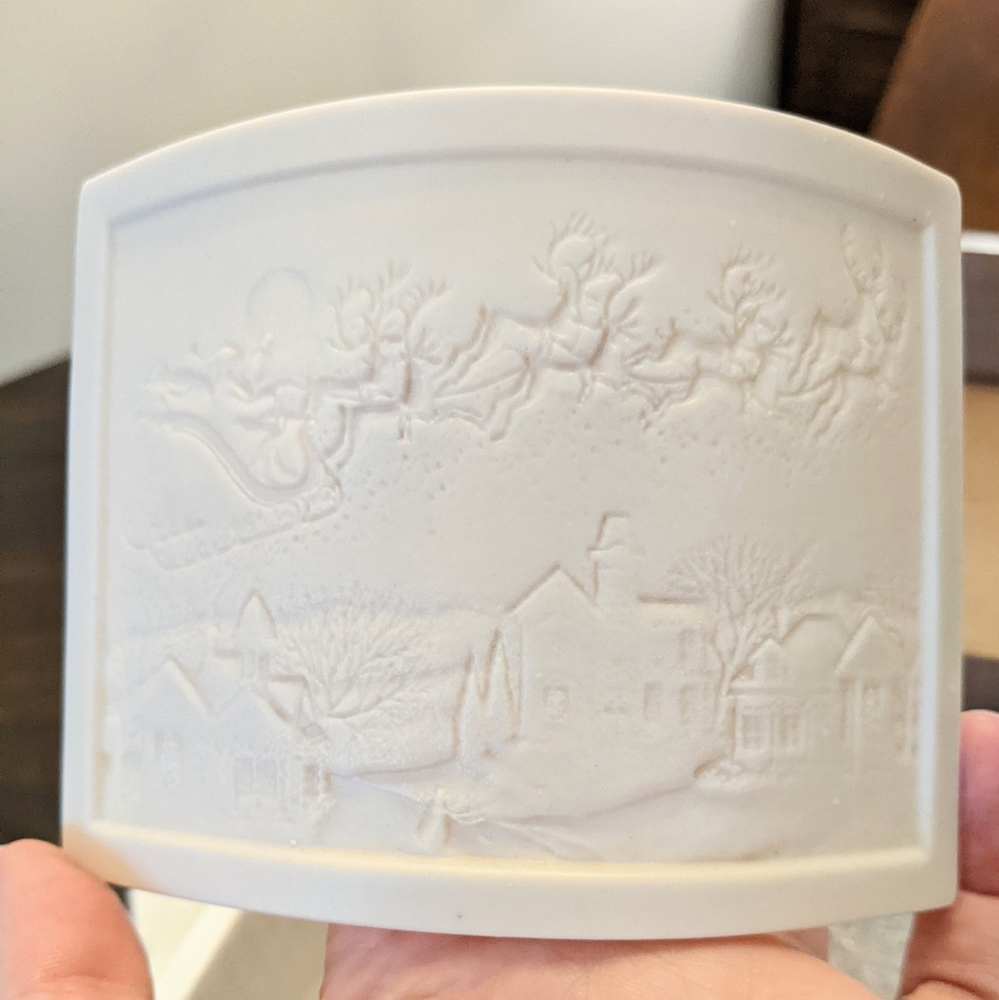 Porcelain Nightlight - Santa's Flight - Picture 2 of 6